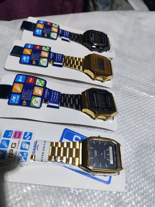Наручные часы оптом для вашего бизнеса (дизайн Casio) — на металлическ