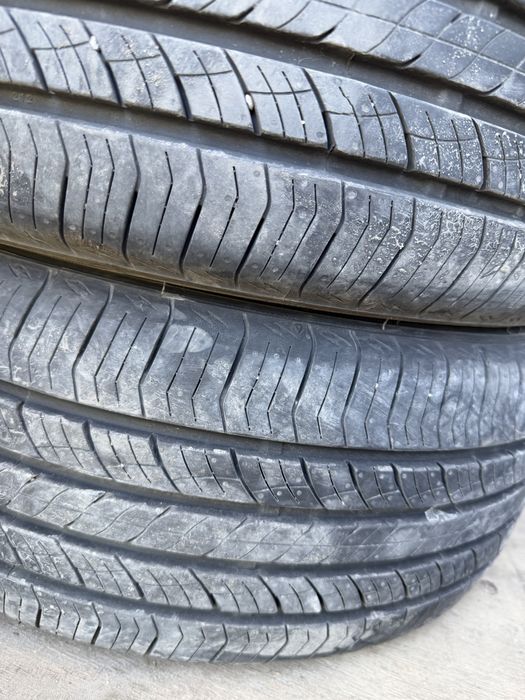 Продам комплект резины 215/50 R17