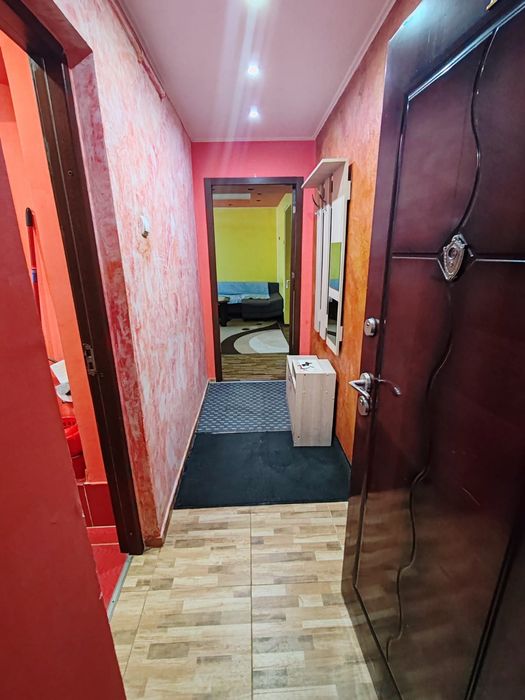 Închiriez  apartament