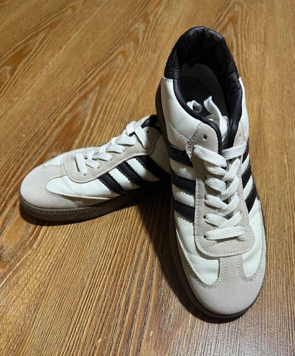 Кроссовки Adidas