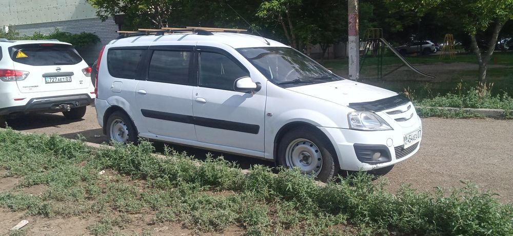 Продам Ларгус газ-бензин 7 местный