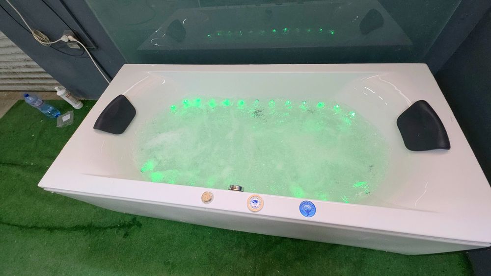 *Spa* Джакузи (Хидромасажна Вана) с Различни Режими на Масаж  1,90х0.90