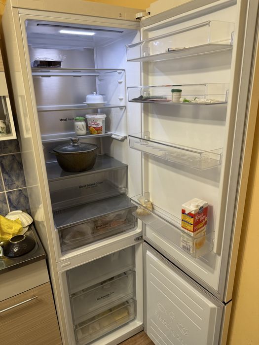 продам холодильник почти новый