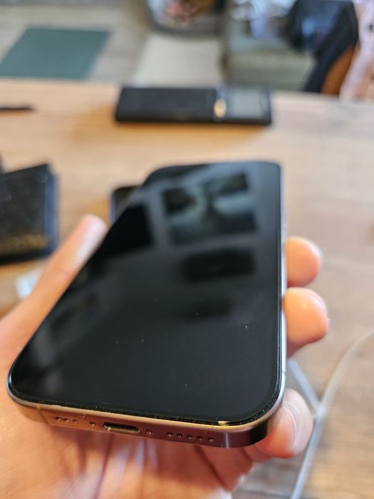 С ГАРАНЦИЯ! 92% батерия Iphone 16 pro 512 телефон като нов