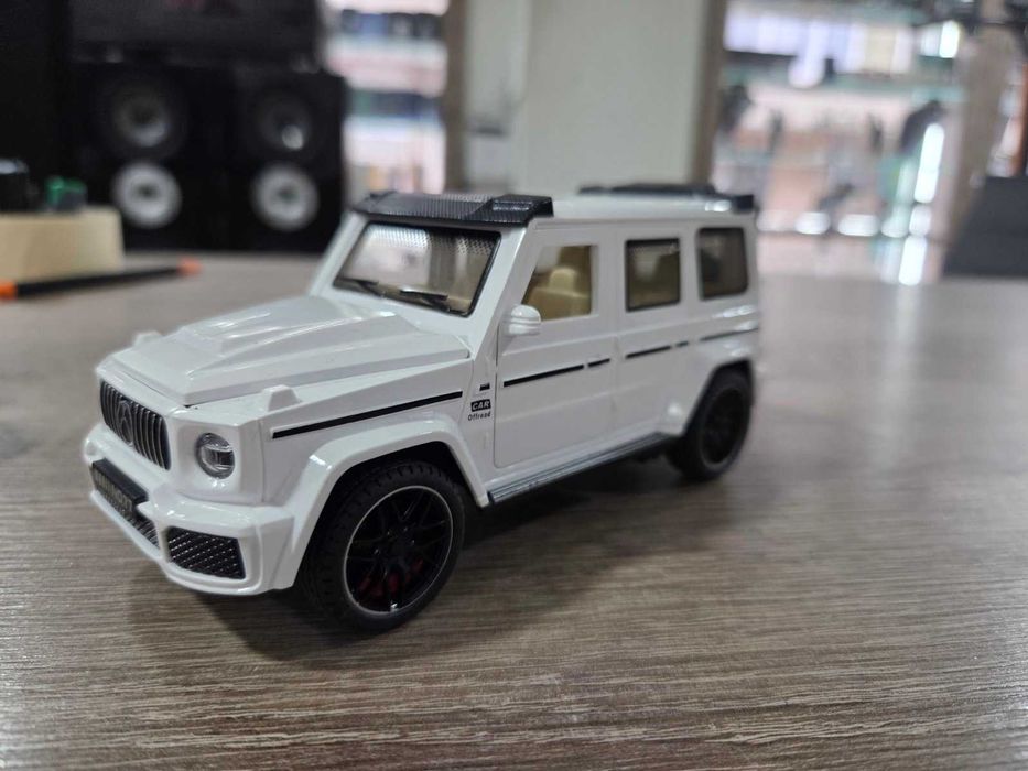 Метален джип Mercedes G class играчка