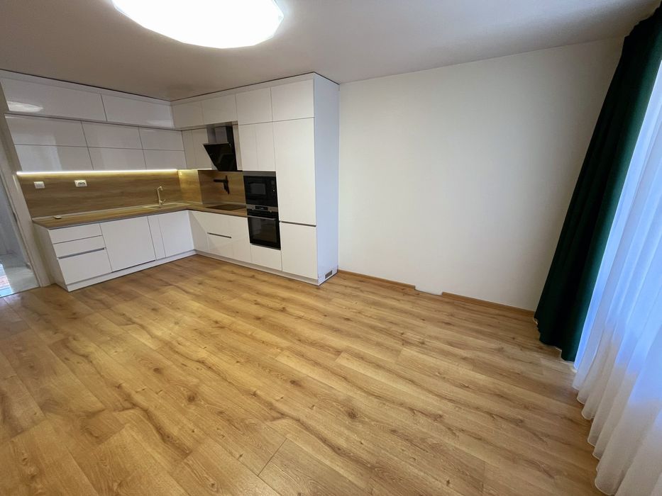 Продава се Тристаен апартамент в Варна, Трошево - 86 кв.м за 2442 €/кв.м - Снимка #2