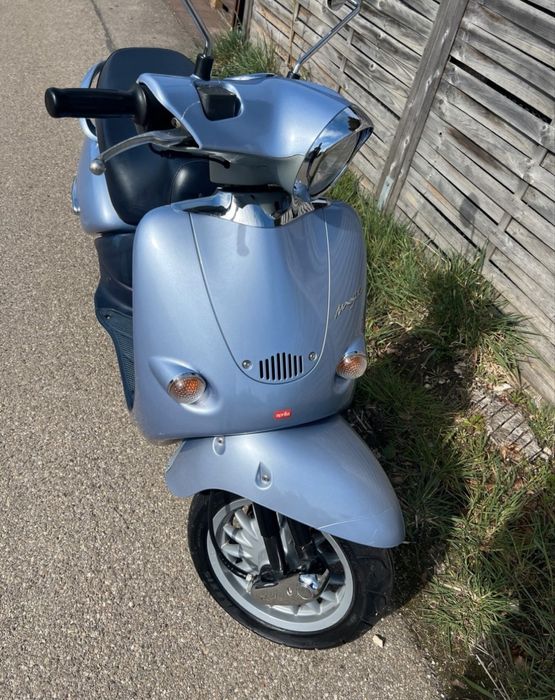 Scuter aprilia mojito habana 50cc 2 timpi se conduce cu Cat. B