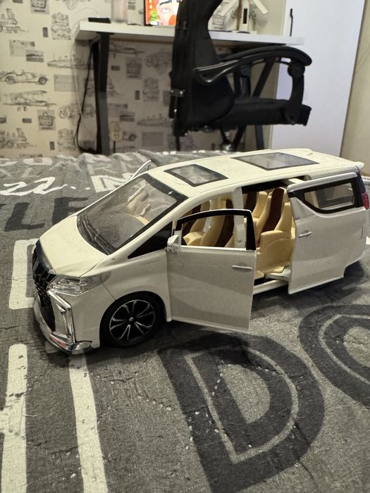 Продам железные машинки