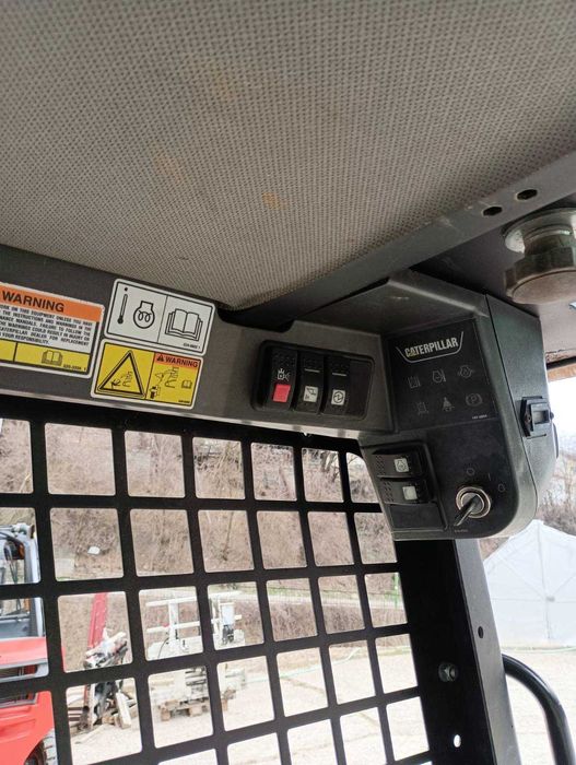 Миничелен товарач CAT 257B