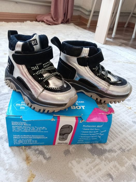 Детские ботинки новые