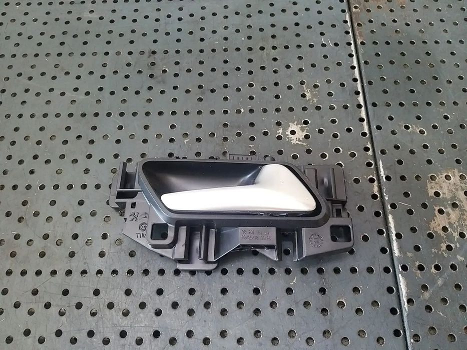 Maner interior dreapta fata peugeot 3008 2 98201552w