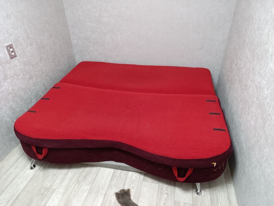 Отдам даром диван