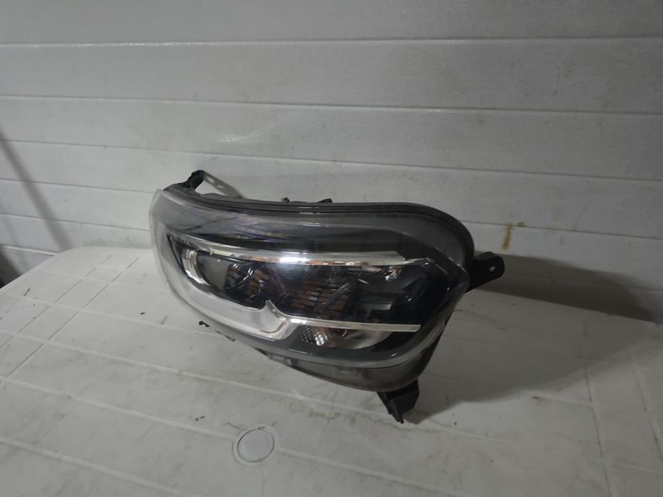Far dreapta Renault kadjar cod 260104607R
