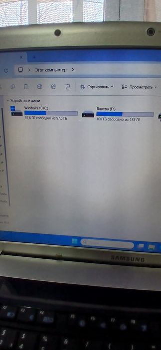 Продам ноутбук .