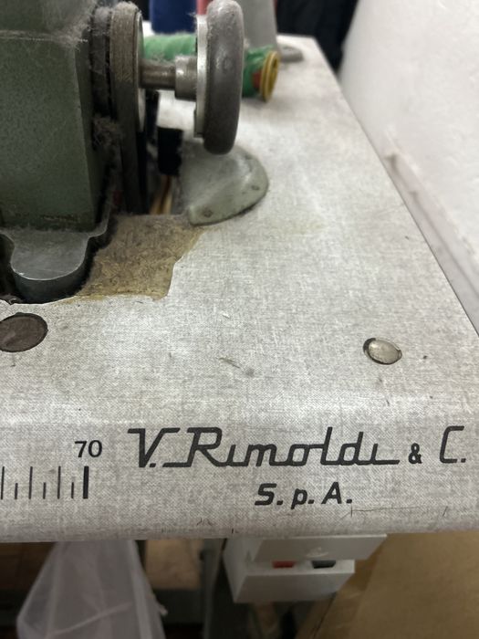 Masina  de cusut Uberdek industriala- vanzare sau schimb