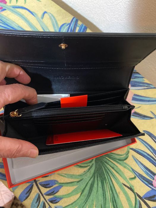 Ново дамско портмоне Валентино