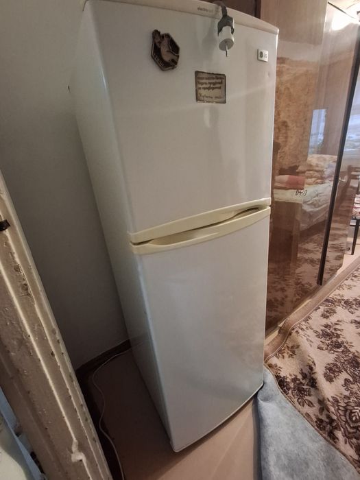 Продам холодильник 30000