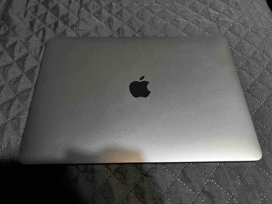 Продава се Macbook Air