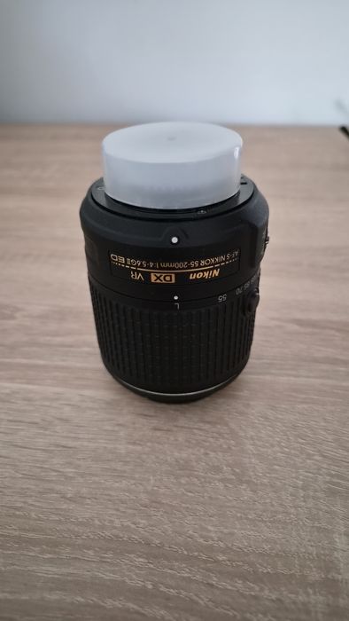 Obiectiv Nikon AF-S DX Zoom-Nikkor 55-200 mm