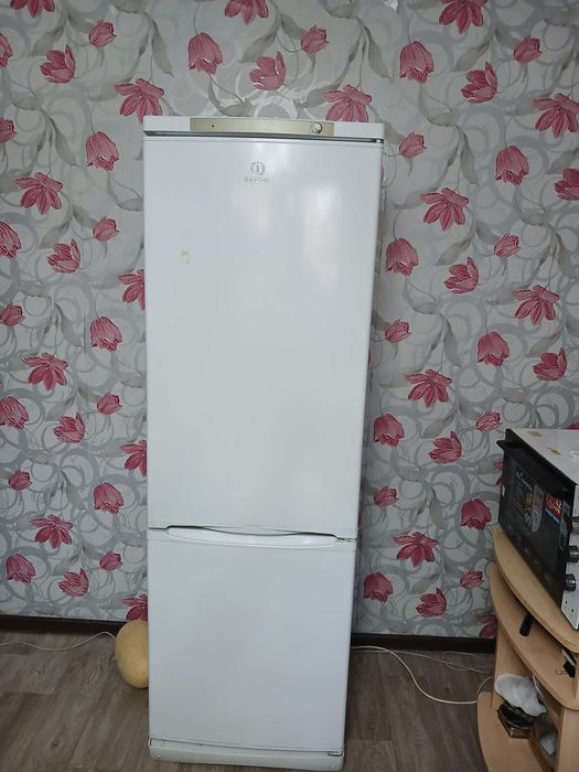 Продаю холодильник