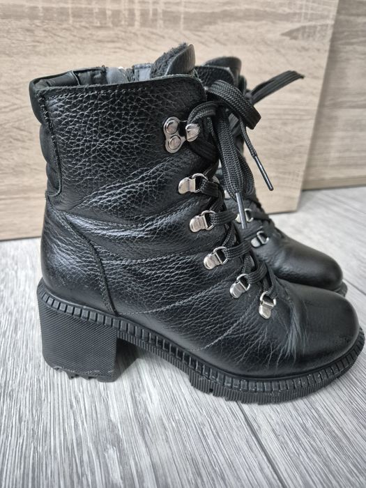 Vând ghete negre piele naturala