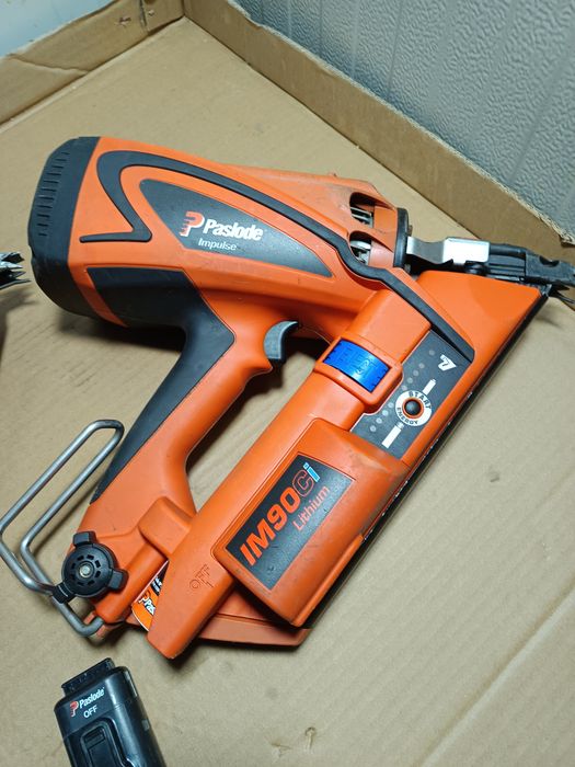 Paslode pt  cuie mari lemn set pulsa pt cuie de până la 90 mm