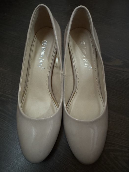 Pantofi cu toc, marimea 38