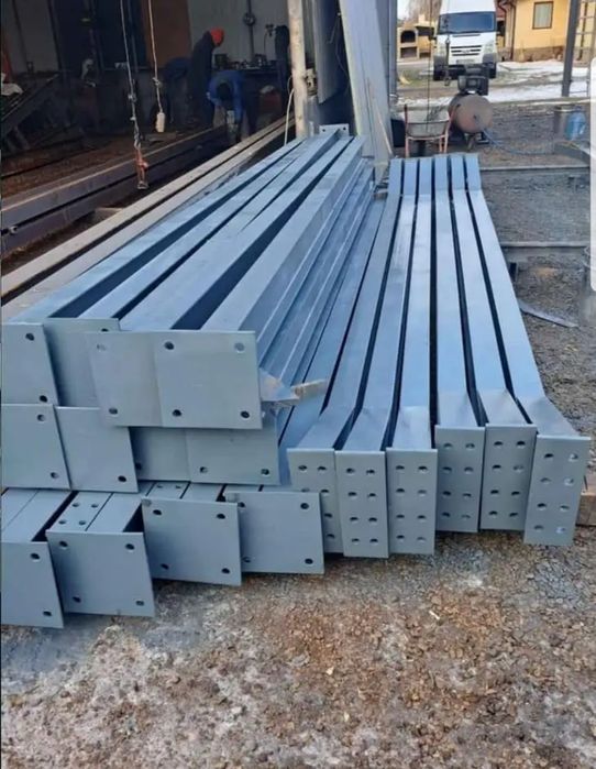 Vand 4 ferme si 10 stalpi pentru hala