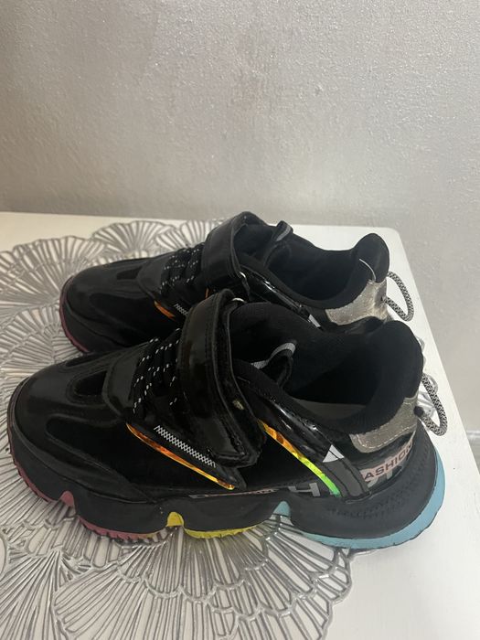 Adidasi fetite 32,33