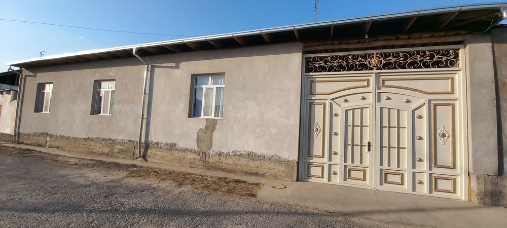 Ховли уй сотилади сентрда мулжал автосалон