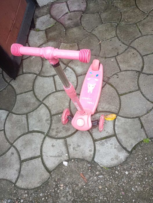Vând bicicleta și trotineta copii