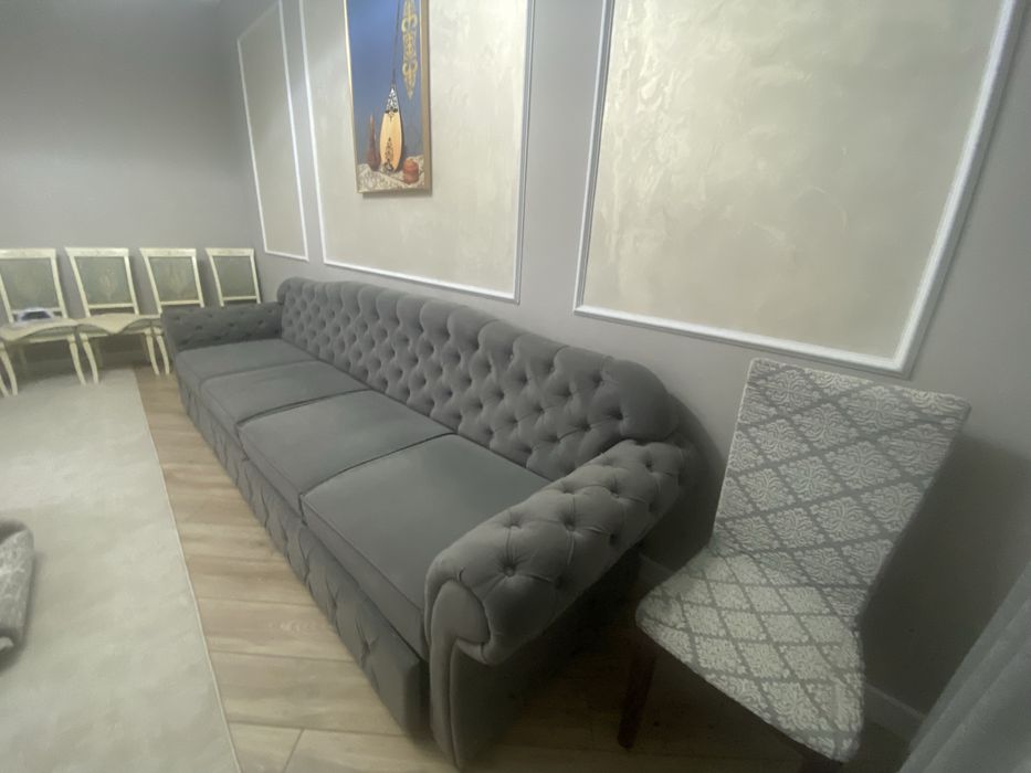 Продам диван для гостинной комнаты.