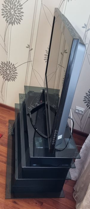 Плазменный телевизор Samsung с ТВ тумбой