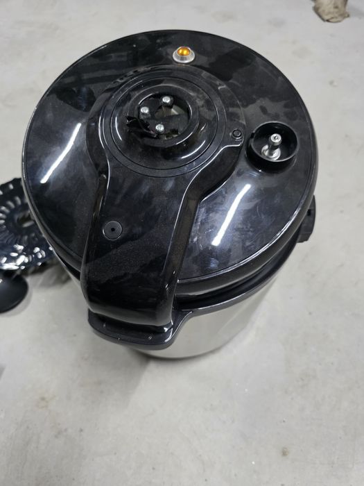 Oala Tefal One Pot lovita pentru piese