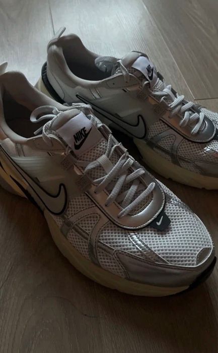 Кроссовки NIKE 43 размер