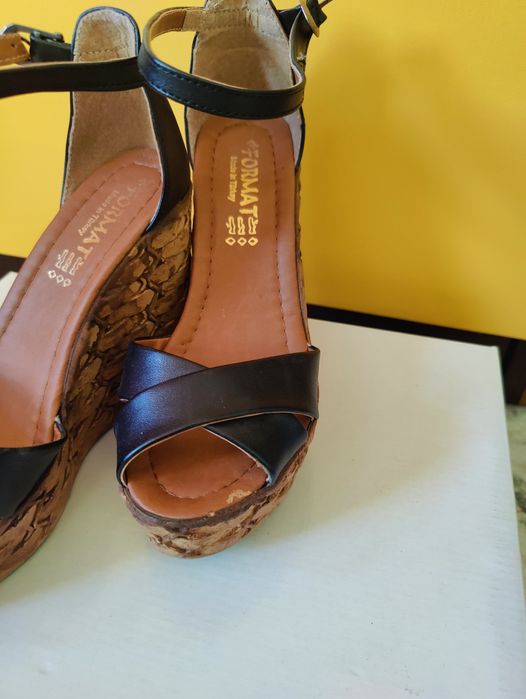 Сандали на платформа