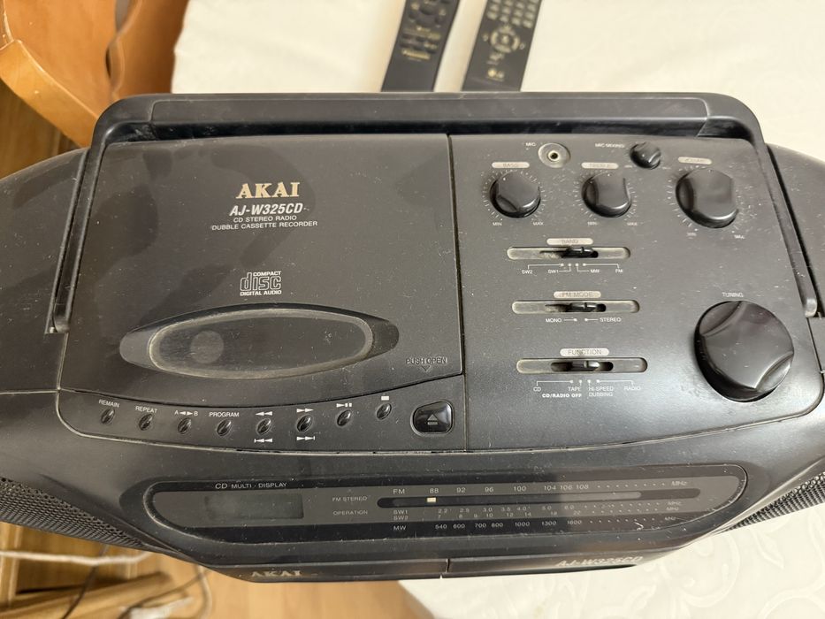 Магнитола Akai AJ-W325 CD