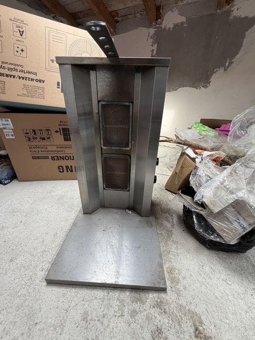 Стойка за дюнер със шишове