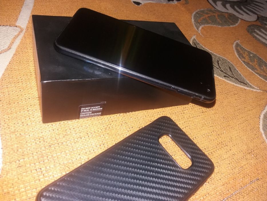 Самсунг s10e  128 гб