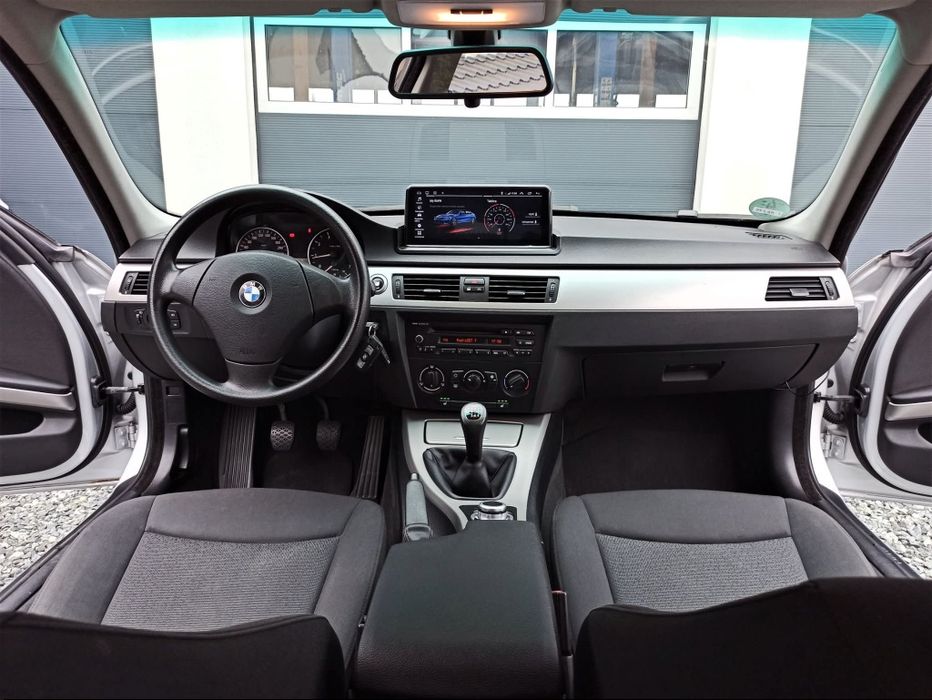 BMW E90 2.0 Benzină