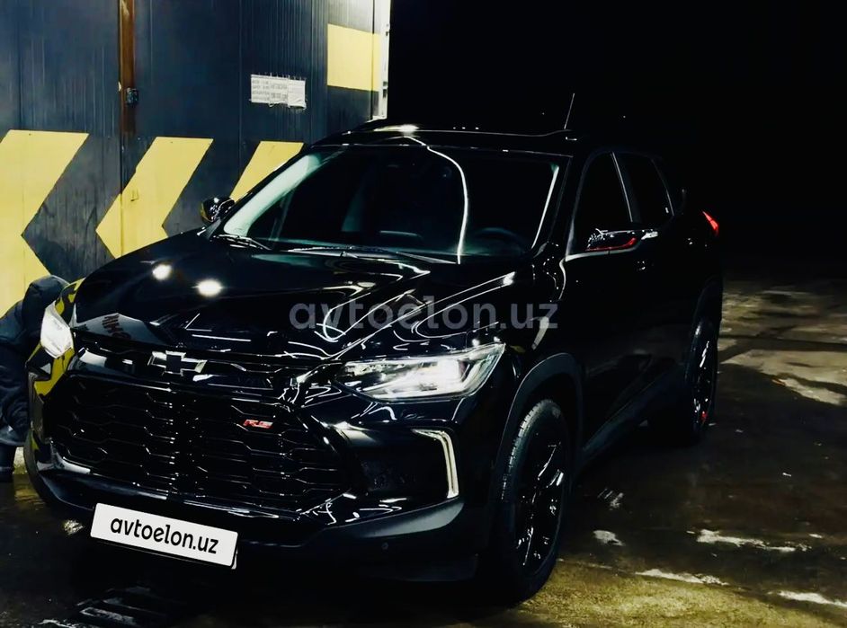 Chevrolet Tracker Red Line 2026.