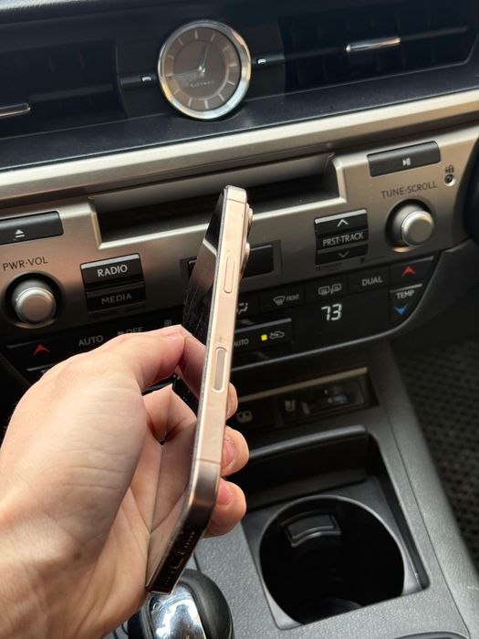 Iphone 16 pro в идеальном состоянии