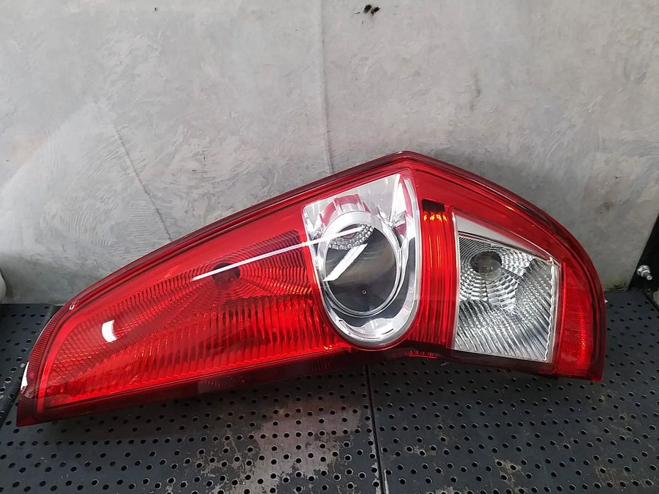 Stop tripla lampa dreapta suzuki splash 89071608