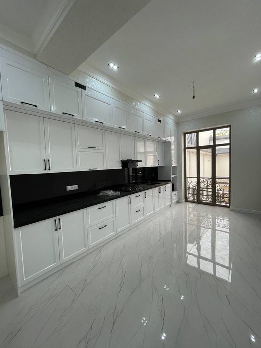 Ховли сотилади янги подключ Медгарадокда 3 сотих 7 та хона