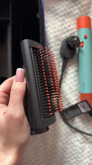 Маша dyson HS08 Airwrap