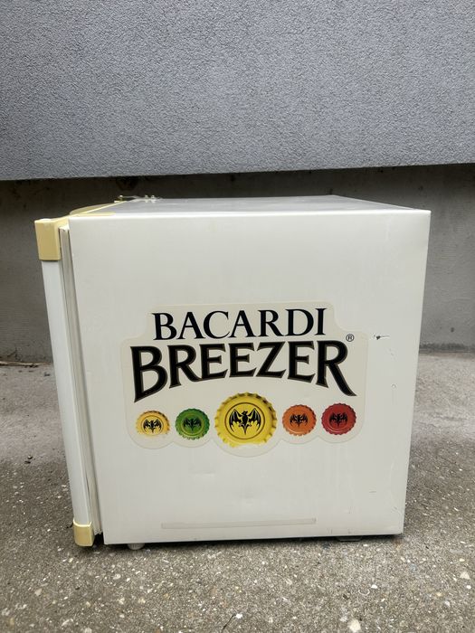 Мини хладилник BACARDI