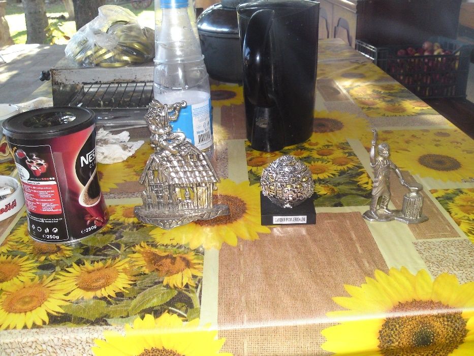 Продавам антични метални статуетки сьс сребьрна баня от Йеросалим