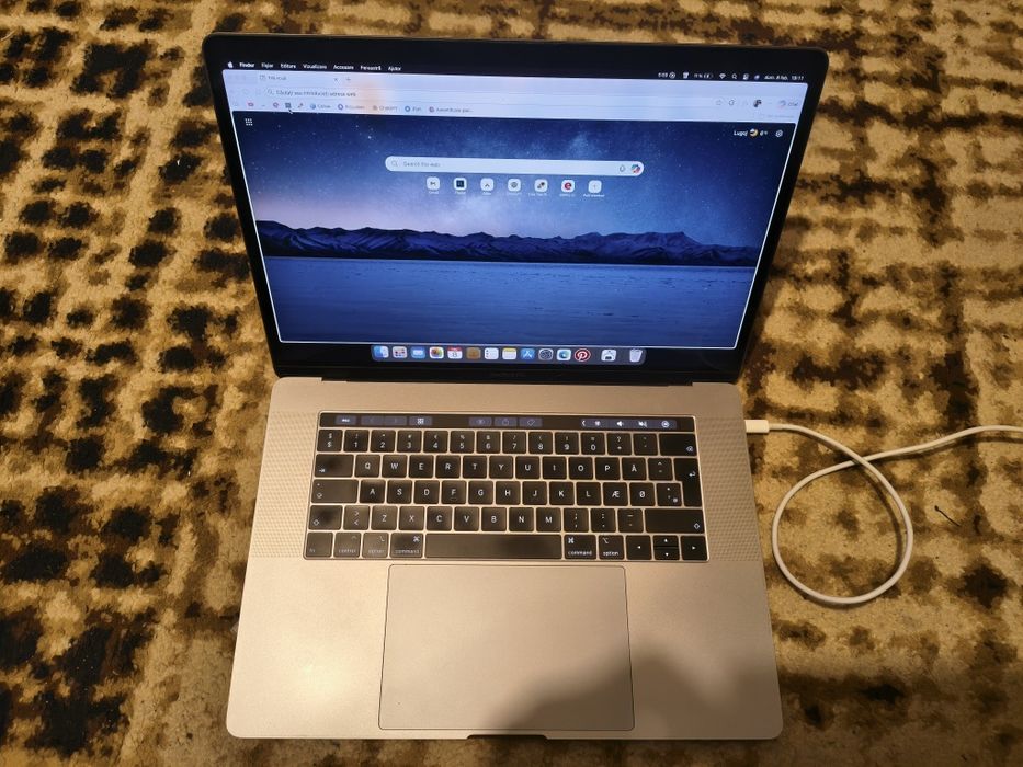 MacBook Pro A1990 2019