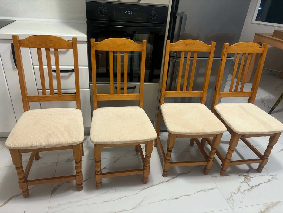 Кухненска маса с четири  стола