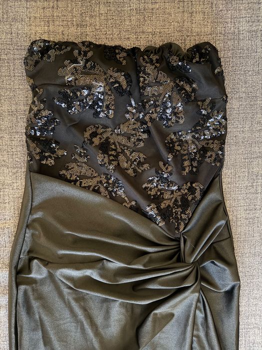 Продавам дамски рокли